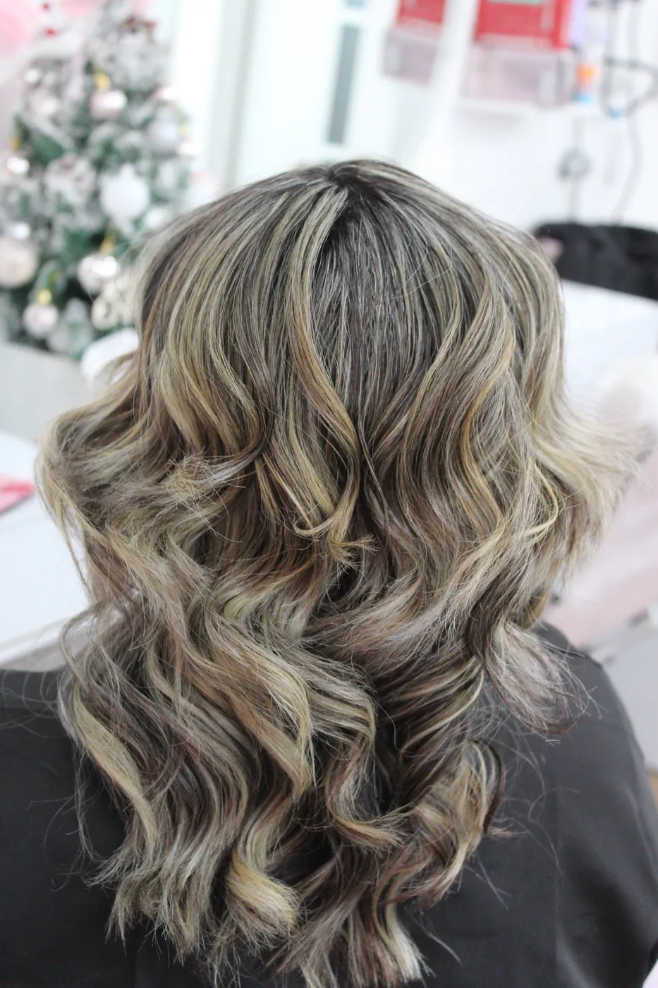 Corte corto iluminado, trabajo realizado en Salón Studio 81