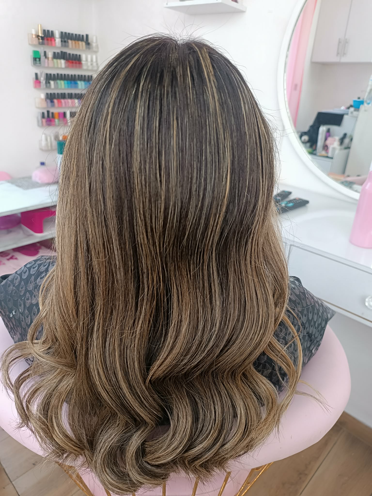 Luces beige, trabajo realizado en Salón Studio 81